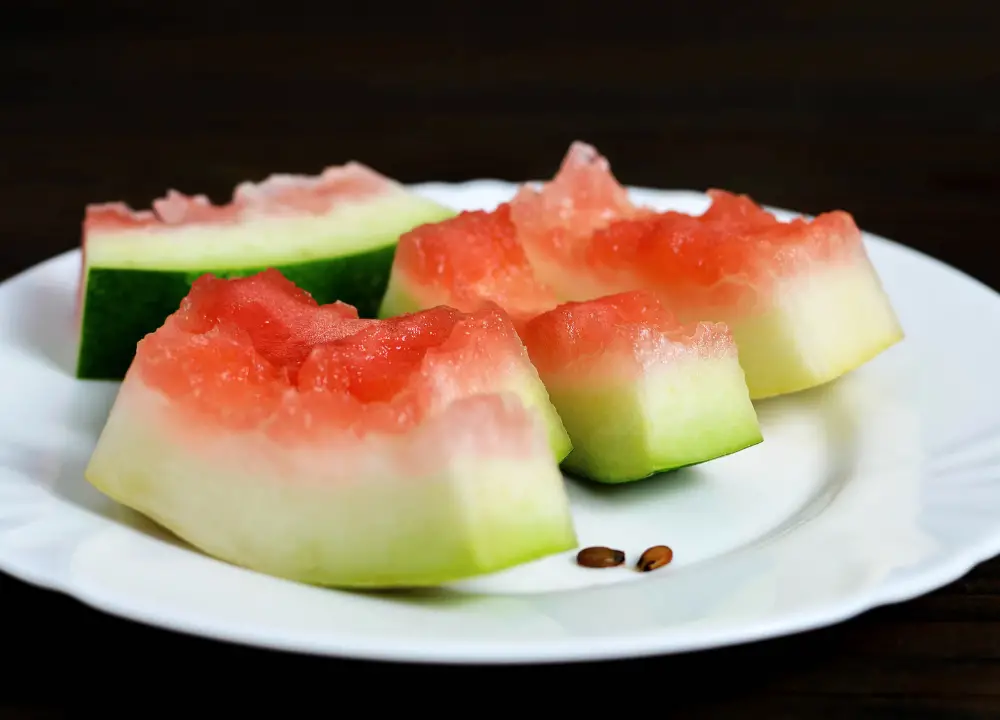 Is Watermelon Rind Safe for Dogs Expert Answers and Practical Tips photo